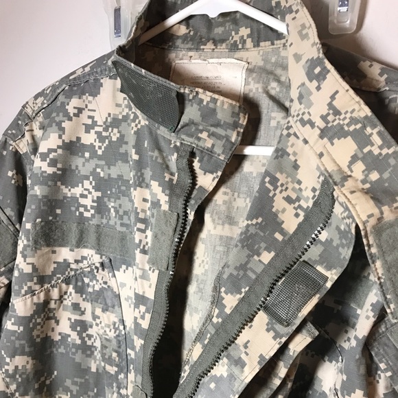 Army camo combat uniform jacket size Large regular zip and Velcro closure Preown - Picture 5 of 7